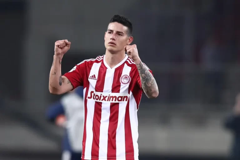 James Rodríguez rescindiu contrato com o Olympiacos — Foto: Reprodução