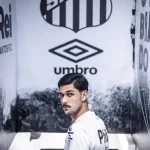 Arouca-POR cobra Santos por não pagamento da contratação do zagueiro João Basso