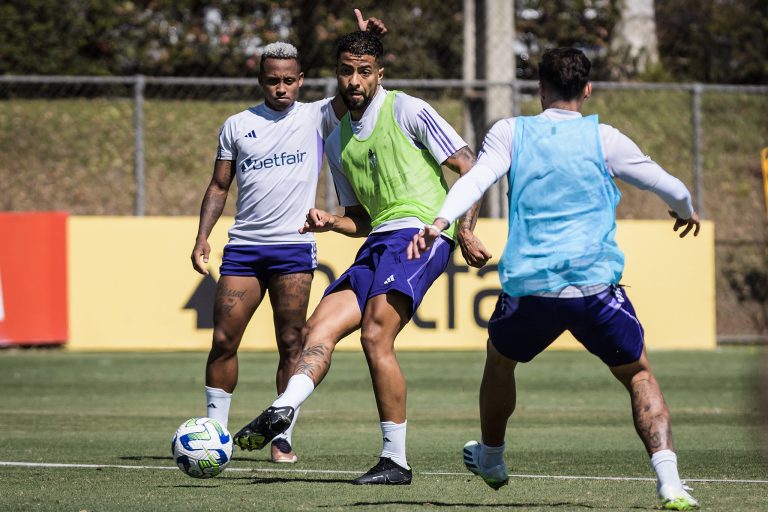 João Marcelo, zagueiro do Cruzeiro