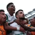 Jogadores do Palmeiras comemorando um gol na Copa do Mundo de Clubes