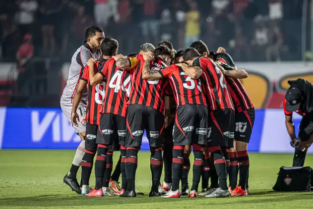 Jogadores do Vitória no Barradão