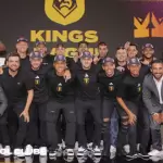 Kond, MC Hariel e Michel Elias - presidentes - e jogadores do Funkbol, time da Kings League Brasil