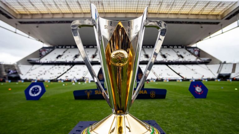 Taça da Supercopa Feminina 2024. Foto: Staff Images/CBF