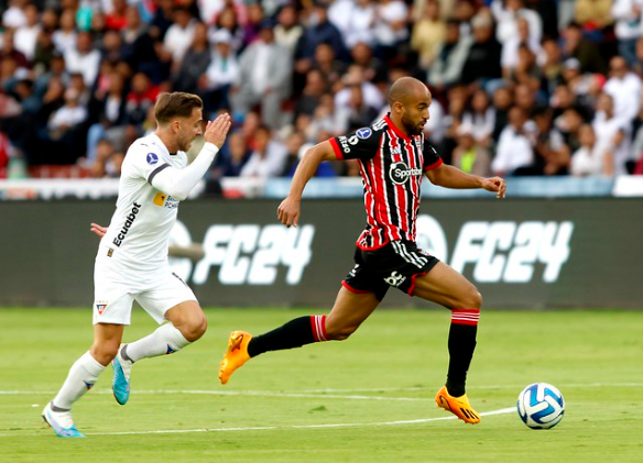 Lucas Moura em LDU x São Paulo