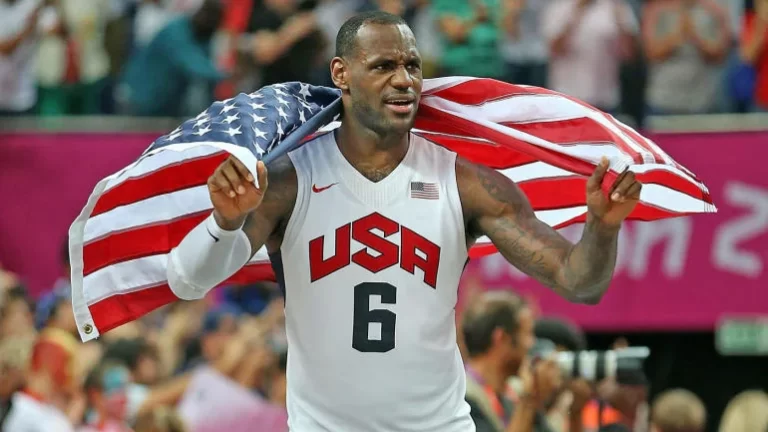 LeBron James parabeniza Estados Unidos por classificação na Copa do Mundo 2022