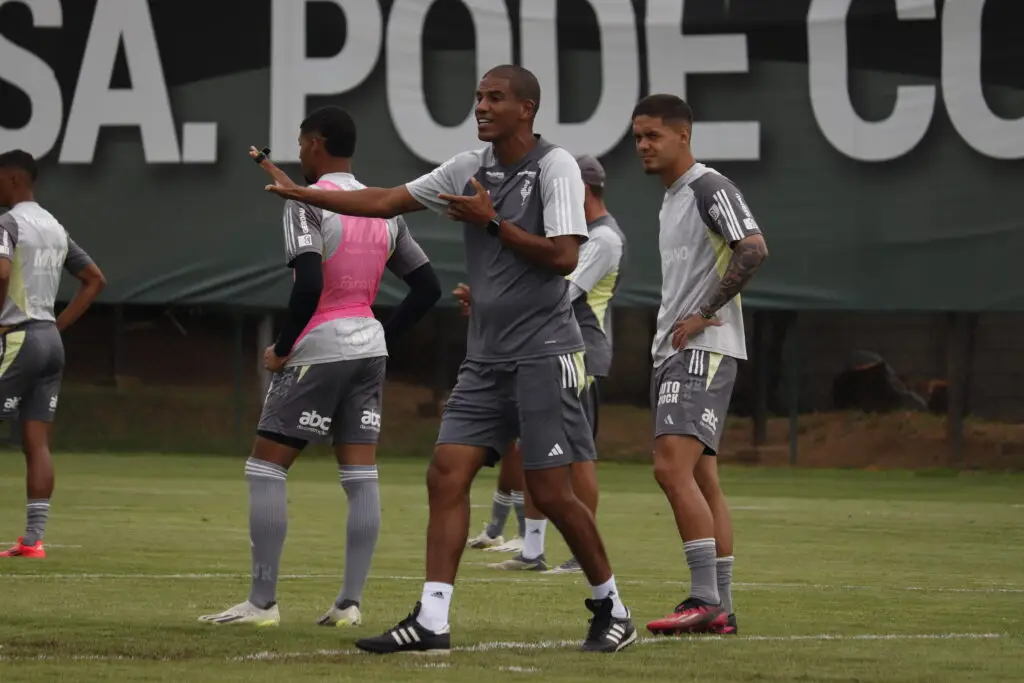 Leonardo Silva, auxiliar técnico do Atlético-MG