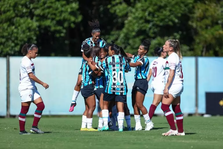 fluminense x grêmio em campo pelo Brasileirão Feminino