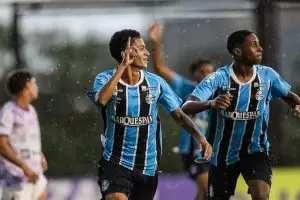 Grêmio comemorando gol na Copinha 2026