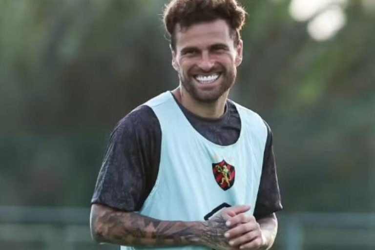 Lucas Lima em treino do Sport no CT