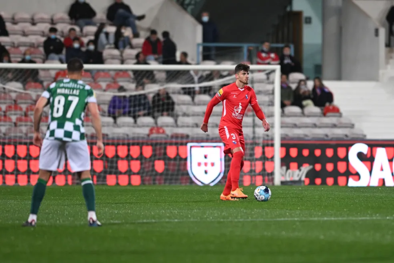 Red Bull Bragantino oficializa a contratação do zagueiro Lucas Cunha, ex-Gil Vicente