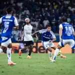 Lucas Romero, Lucas Silva e Kaiki, jogadores do Cruzeiro, e Memphis Depay, atacante do Corinthians