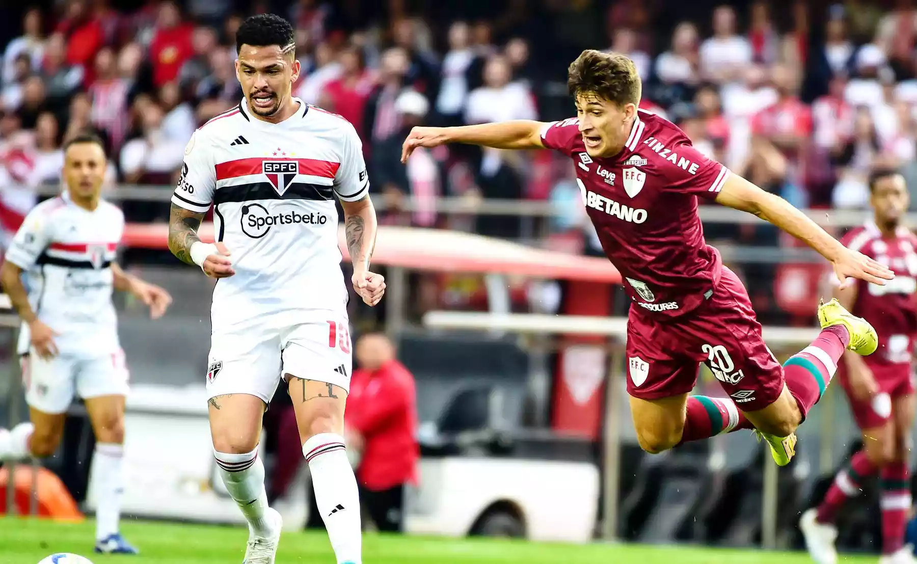 Fluminense e São Paulo negociam jogo das faixas em encontro pelo  Brasileirão