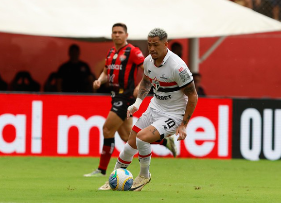 Luciano, atacante do São Paulo