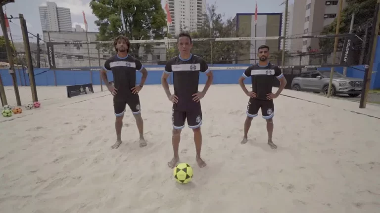 Pezão, Lúcio e Cinho, equipe de futevôlei do Grêmio. Foto: Reprodução/TV Globo