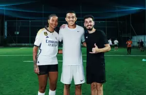 Ludmilla, Allan Stag e Matheus Bueno, presidentes e jogador do Real Elite, time da Kings League