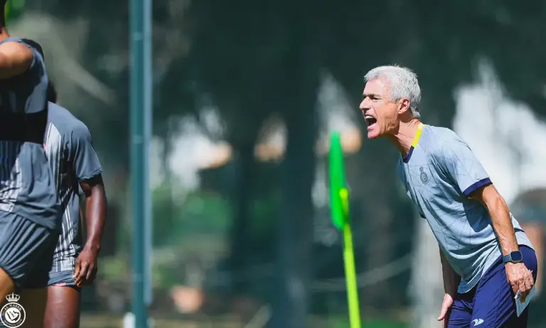 O português Luis Castro deixou o Botafogo para treinar o Al Nassr