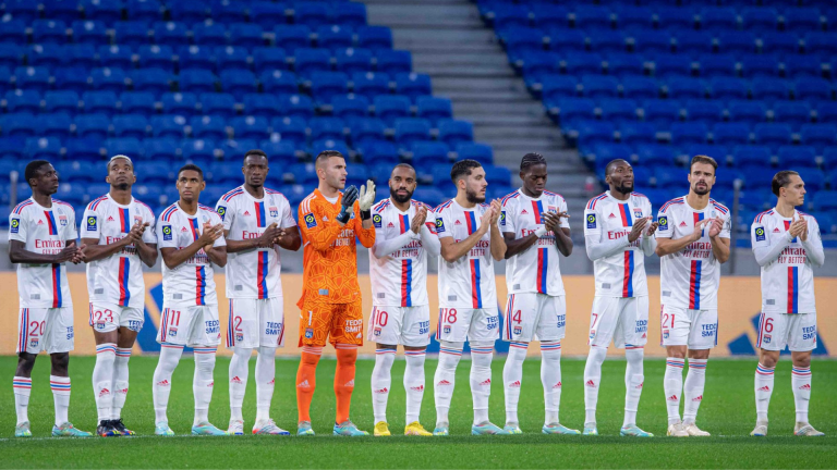 lyon-homenagem-pele-camisa