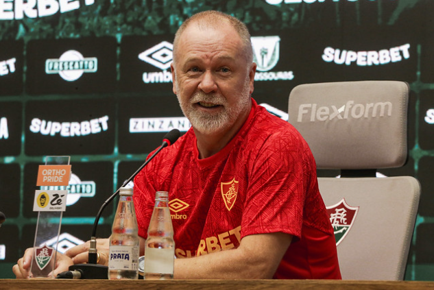 Mano Menezes, técnico do Fluminense