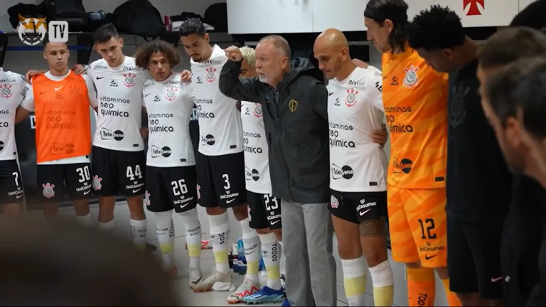 Saiba o que Mano Menezes disse ao elenco do Corinthians após vitória sobre o Vasco