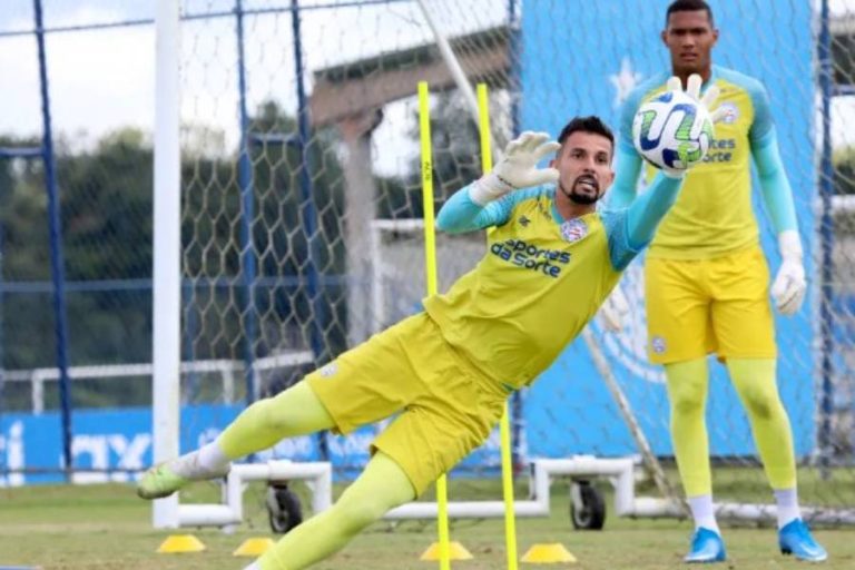 Marcos Felipe em treino do Bahia