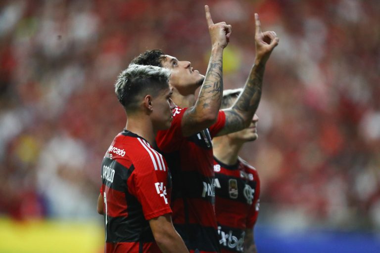 Pedro comemora no Flamengo