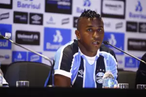 Miller Bolaños, atacante do Grêmio