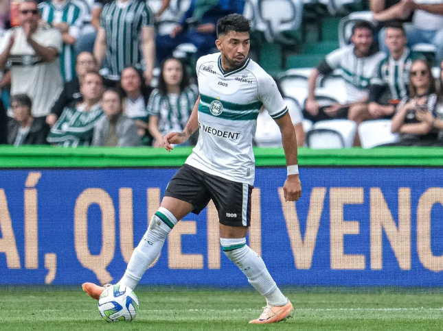 Marcelino Moreno, meia do Coritiba