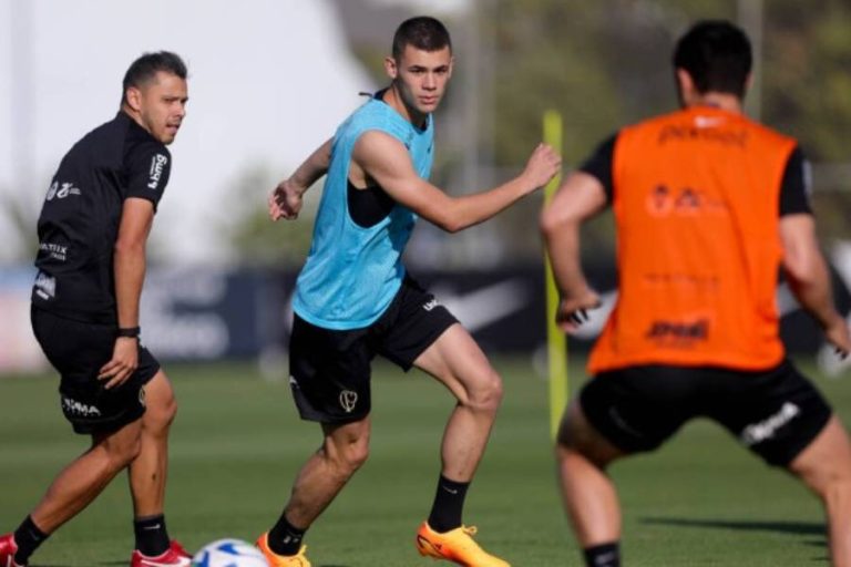 Moscardo em treino do Corinthians