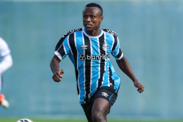 Nathan Fernandes, do Grêmio