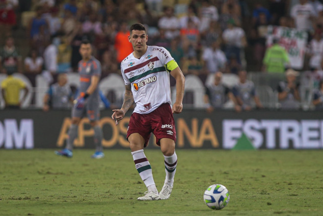 Nino, zagueiro do Fluminense