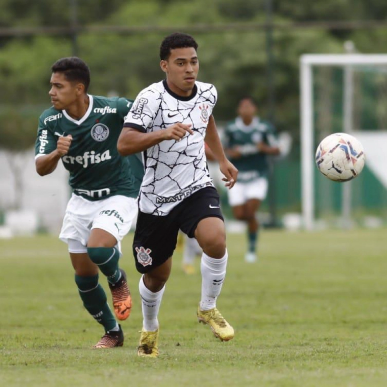 O Palmeiras foi campeão da Copa FAM e o Corinthians foi vice