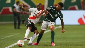 palmeiras e river plate em campo pela libertadores