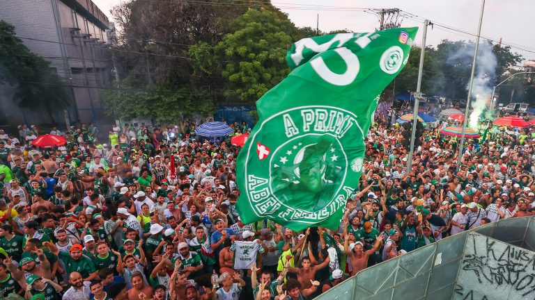 Torcida do Palmeiras em festa do título brasileiro de 2023