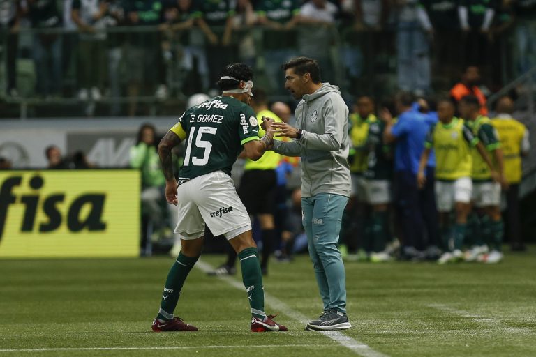 Abel Ferreira e Gustavo Gómez, técnico e zagueiro do Palmeiras