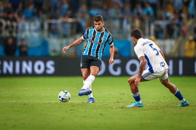 Pepê, meia do Grêmio