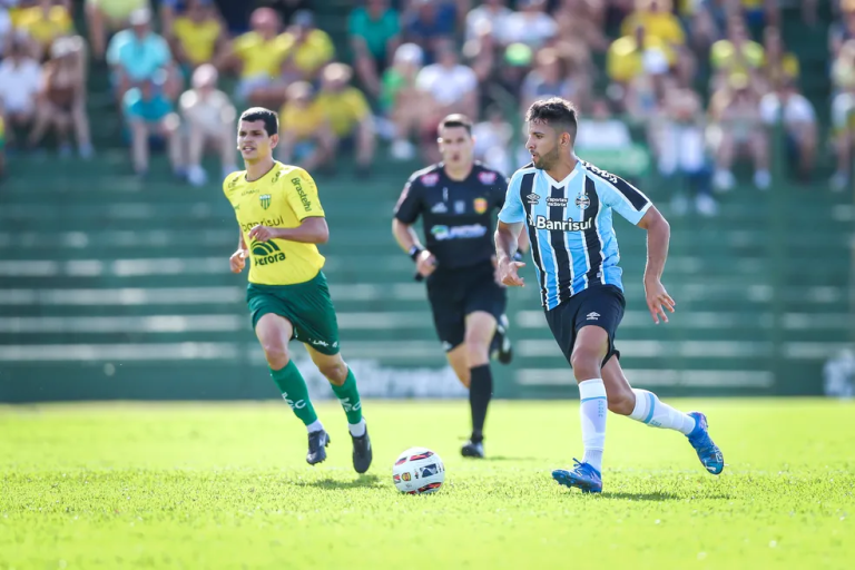 Dor de cabeça para Renato Gaúcho: Grêmio pode perder mais de meio time titular para o jogo de volta da semifinal