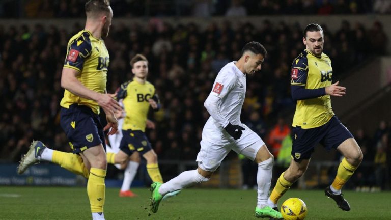 Martinelli dá assistência, e Arsenal avança na Copa da Inglaterra