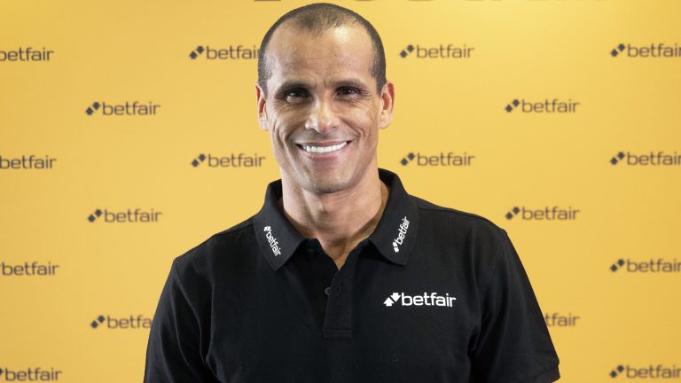 Aniversariante do dia, Rivaldo comenta o que faltou na carreira: "Queria ter jogado no..."