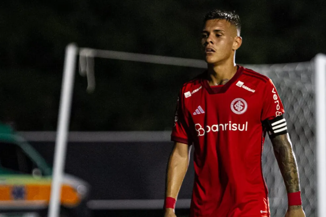 Vinicius Rangel, lateral-esquerdo do Internacional