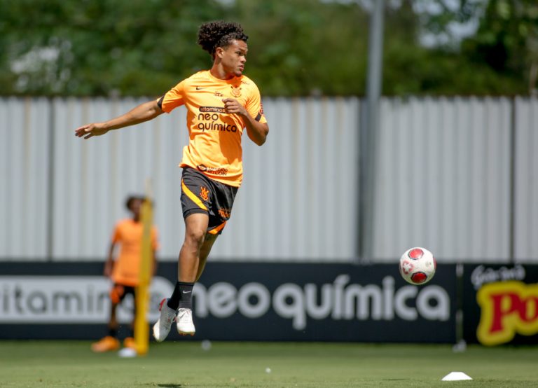 Reginaldo pode ser reintegrado ao elenco profissional do Corinthians