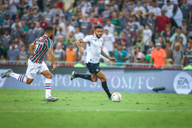 Reinaldo e Samuel Xavier, laterais de Grêmio e Fluminense