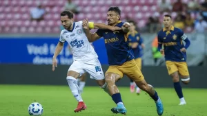 Everton Ribeiro em campo pelo Bahia na Copa do Brasil contra o Retrô