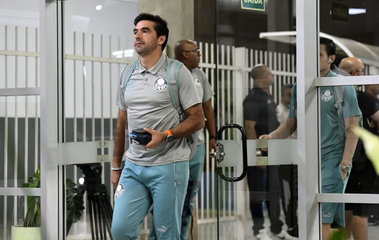 Futuro indefinido: possível saída de Abel Ferreira vira preocupação no Palmeiras; entenda