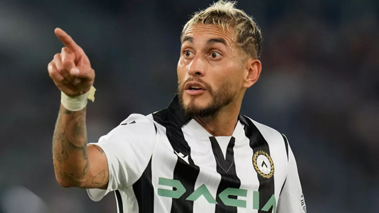 Palmeiras segue monitorando Roberto Pereyra e espera resposta; jogador deseja permanecer na Europa