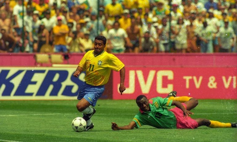 O Brasil venceu Camarões por 3 a 0 na fase de grupos da Copa do Mundo de 1994