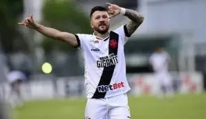 Após acertar com o Vasco, Rossi faz pedido à torcida: "Não abandonem a gente"