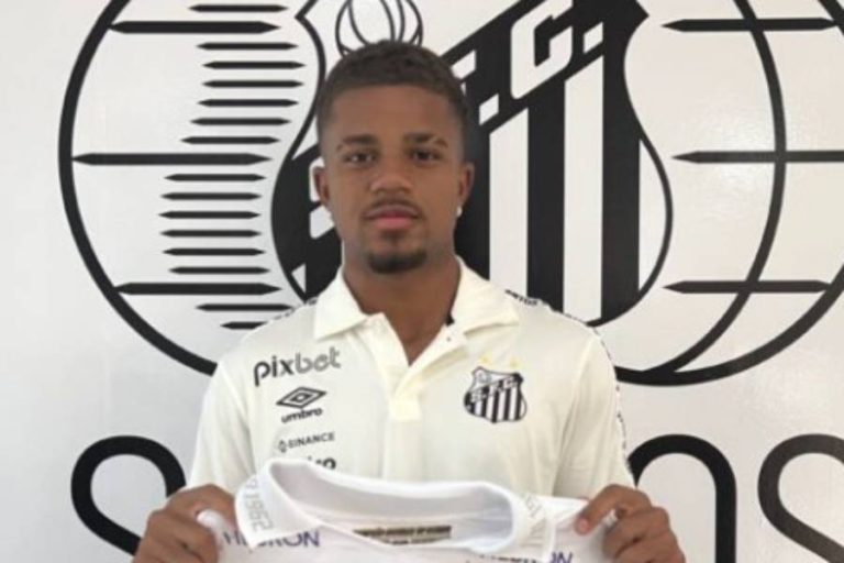 Kevyson tem recebido chances no Santos