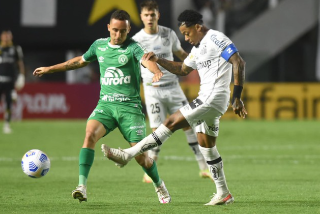 Marinho - atacante - em Santos x Chapecoense