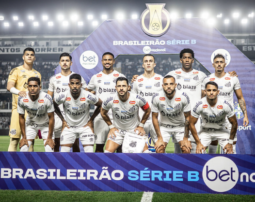 Jogadores do Santos perfilados na Vila Belmiro