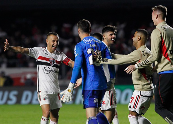 Rafael e Rafinha, goleiro e lateral-direito do São Paulo